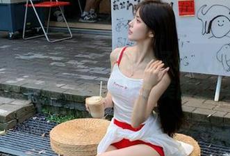 Xiuren秀人网 – 下载糯美子迷人作品集：粉色条纹三点式展现完美曲线.txt