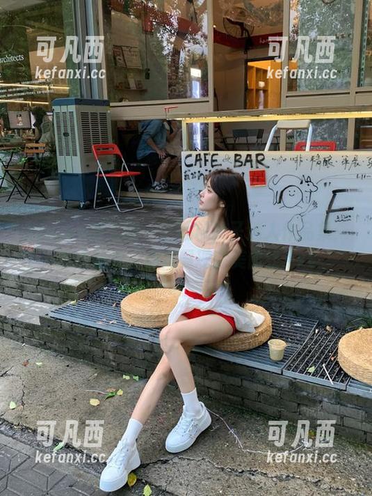 Xiuren秀人网-糯美子 Xiuren秀人网 - 下载糯美子迷人作品集:粉色条纹三点式展现完美曲线.txt