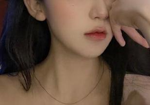 Xiuren秀人网 – 感受美七mia开叉连体衣的独特韵味：精致美图与作品合集.txt