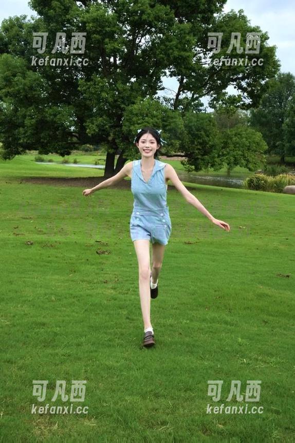 Xiuren秀人网 - 蛋蛋宝皮衣写真最新合集发布：时尚与自信的完美结合.txt