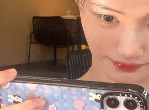 Xiuren秀人网 – 赵惟依coco黑丝摄影套图分享，揭开她背后的故事与艺术.txt