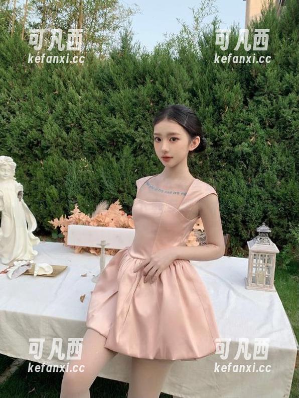 Xiuren秀人网 - 尽情欣赏雪瑞Lisa的奶牛系列原图，免费下载专属艺术作品.txt