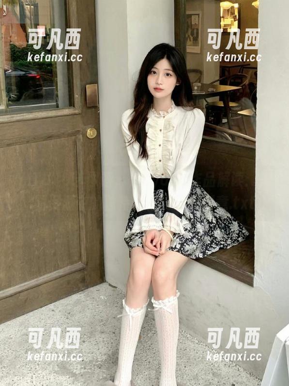 YITUYU艺图语 - AnyaJK作品解读：美图资源中的独特风格与无限创意.txt