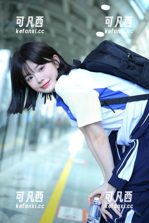 YouMi尤蜜荟 - little贝壳的视觉盛宴：学妹写真作品集轻松呈现个性与情感的碰撞.txt