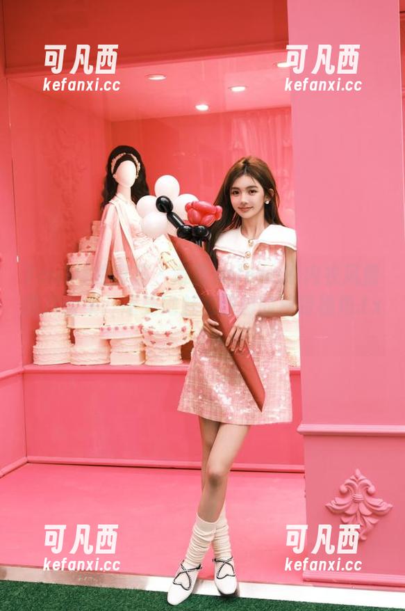 YouMi尤蜜荟 - 娜露selena的内衣风情图片合集：感受她魅力四射的独特视角.txt