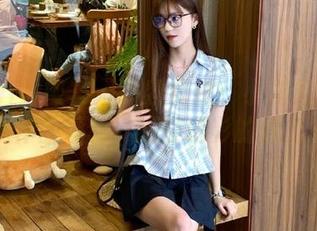 YouMi尤蜜荟 – 不容错过：小海臀Rena美腿作品福利，感受摄影的魅力.txt