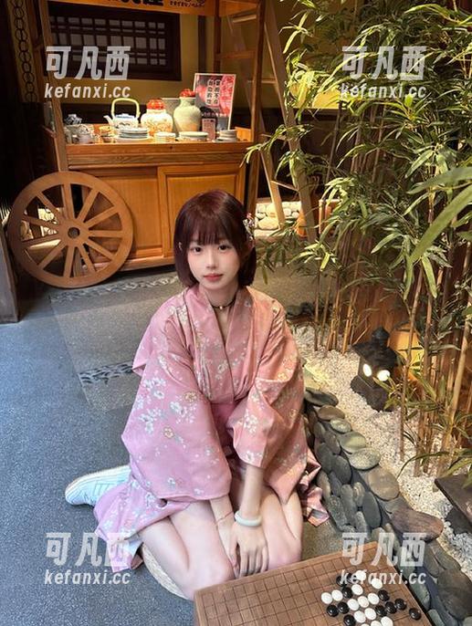 YouMi尤蜜荟 - 谭小灵学姐私拍写真激发创意，让我们一起领略她的风采.txt