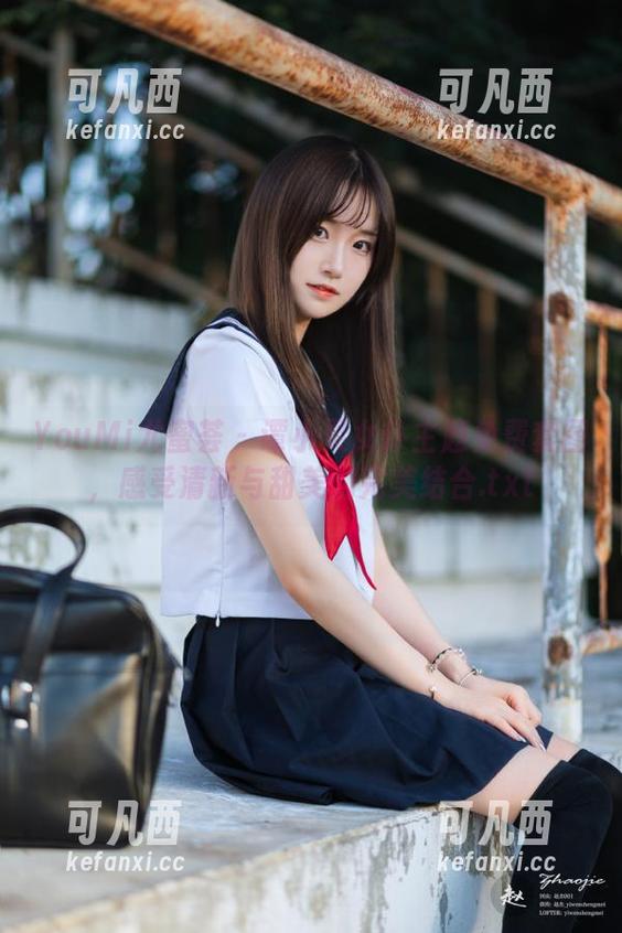 YouMi尤蜜荟 - 谭小灵女仆主题免费套图，感受清新与甜美的完美结合.txt