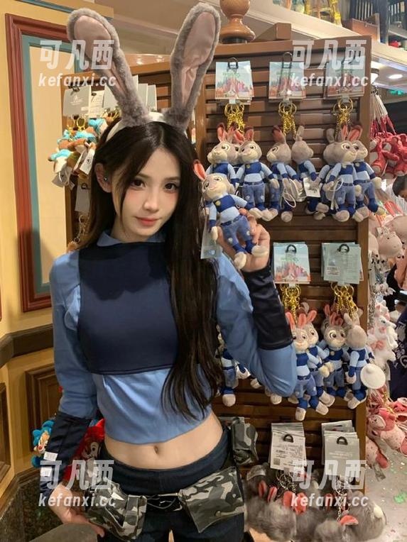 YouWu尤物馆 - 绝美空姐孟狐狸FoxYini写真图库分享，一场视觉与心灵的双重盛宴即将展开！.txt
