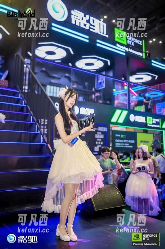 YouWu尤物馆 - 甜心风尚：艾小青写真图集资源的甜美与优雅并存.txt