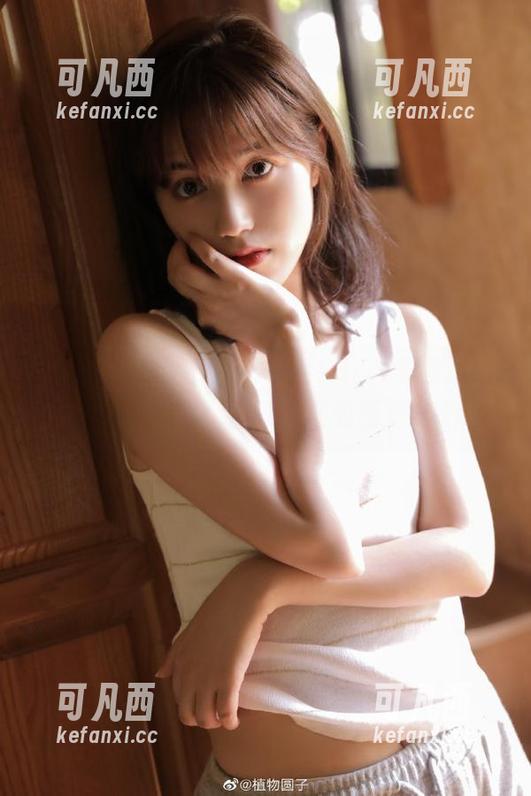 beautyleg - 福利时刻！Iris美足原图欣赏，绝对让你欲罢不能的盛宴！.txt
