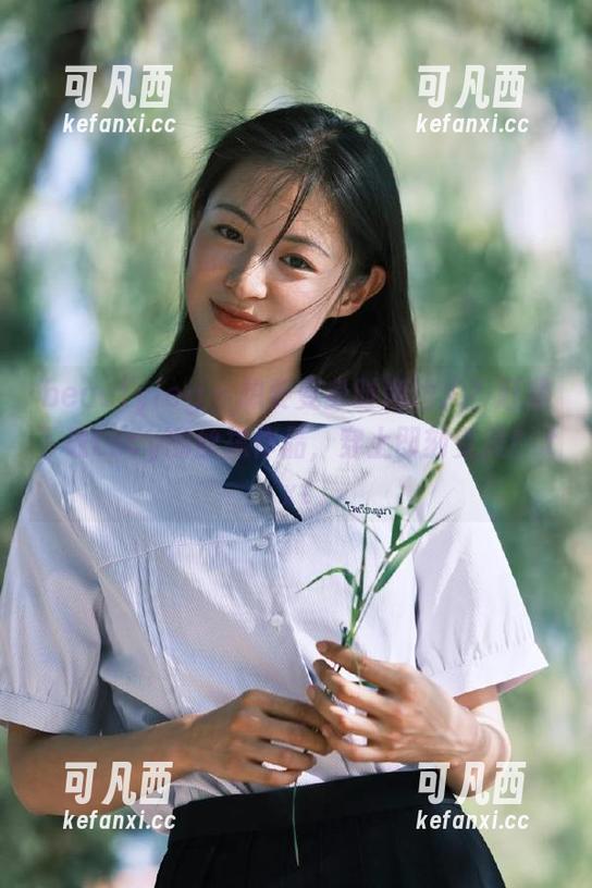 beautyleg - 想要变身时尚达人？赶紧下载Lucy的丝袜作品，穿上即刻变美！.txt