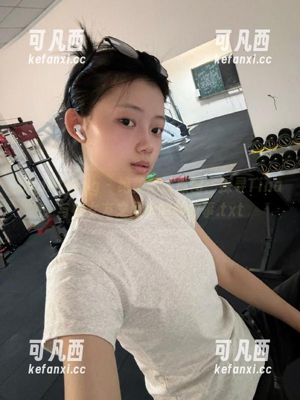 beautyleg - 绝美高清原图：探寻Tina与她女友之间的温暖故事.txt