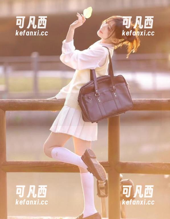 pans - 叮当的私房瑜伽瞬间：清新原图记录下真实与美的绝美交织.txt