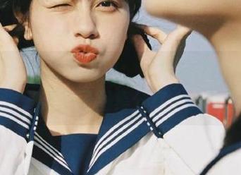 pans – 眼镜与小鱼：一组充满梦幻色彩的美图图集分享.txt