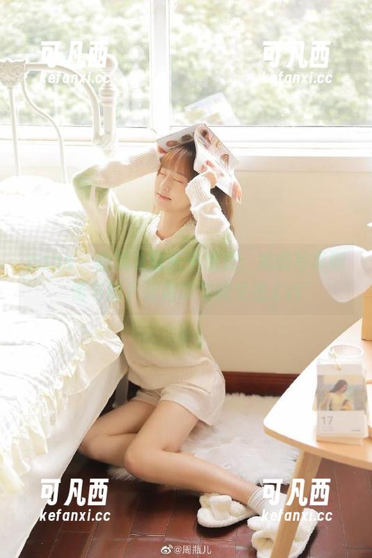 pans - 薇妮从镜头中绽放：她的写真剧情与图片资源带来的灵感.txt