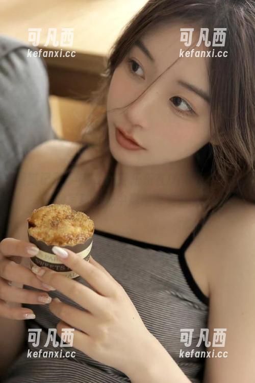 细腻记录：yeeun孙乐乐在DJAWA亲密一瞬的写真图册中展现真实情感.txt