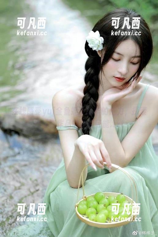 在线感受yui金鱼蝶步韶华的魅力，探索她写真作品的无限可能.txt
