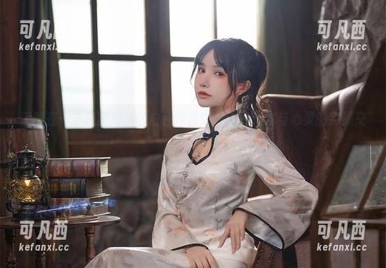 沉醉在一千只猫薄禾的白色作品中，观看艺术与心灵的完美交融.txt