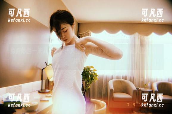 免费体验一米八的大梨子火星幻想的奇妙，尽在她动人的写真图片中！.txt