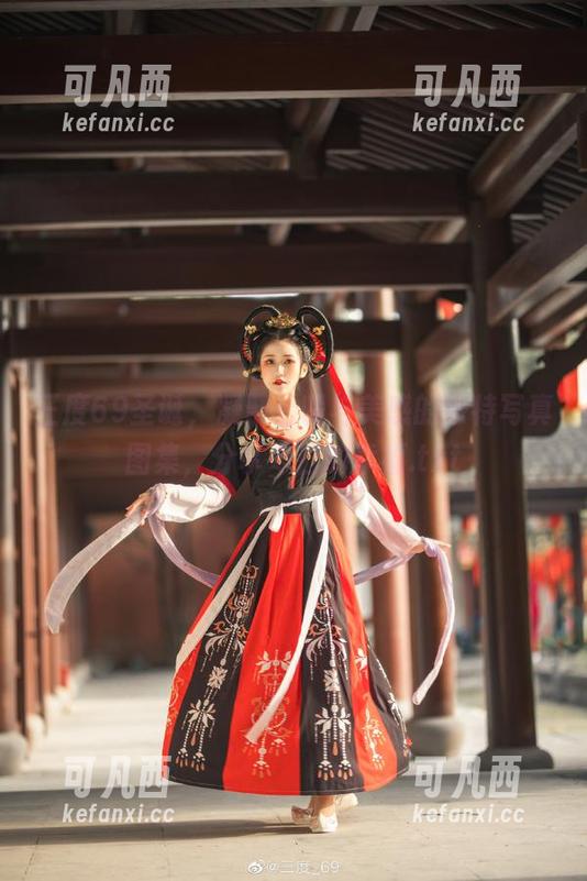三度69 三度69圣诞,凝聚温暖与美感的独特写真图集,分享冬日的幸福.txt