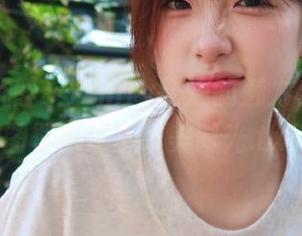 丽柜 – 沉醉于Amily花嫁的魅力，高清美图壁纸尽享唯美时光.txt