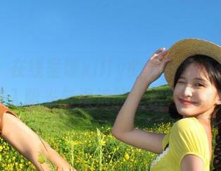 丽柜 – 在线呈现xilly的夏日写真作品，融入阳光与海浪的轻松气息.txt