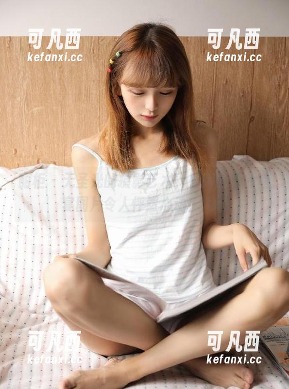 丽柜 - 无圣光的摄影艺术，婷婷的贵足盛宴图片令人怦然心动！.txt