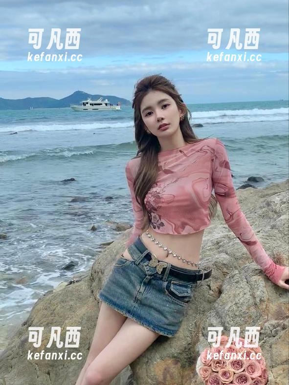 丽柜 - 不容错过！文静的足球宝贝图包免费送，带你体验运动与艺术的碰撞！.txt