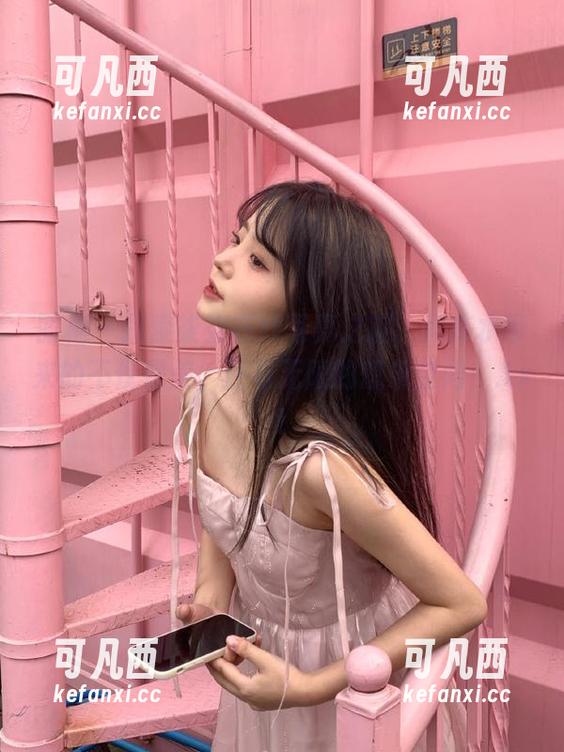 丽柜 - 探索柒柒在线写真之旅，死库水带来的不仅是美，还有无限的想象空间！.txt