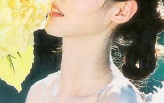 丽柜 – 苏黎私房女同事写真合集，绽放属于她的时尚与气质.txt