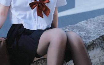 丽柜 – 蕊蕊的私房摄影作品：芳郊丽影中闪耀的青春光芒！.txt
