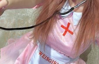 丽柜 – 厨娘轩轩写真集：分享那些用心烹饪的瞬间与无尽回忆.txt
