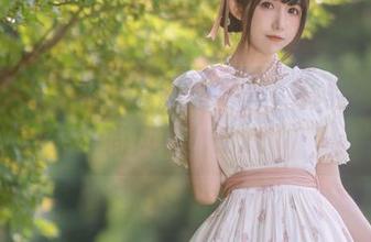 下载乖乖衣宝全套制服写真，体验炫酷时尚风格！.txt