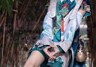 二佐Nisa倾情演绎中华风小恶魔，梦幻cos图集不容错过！.txt