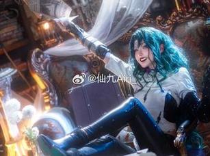 探索仙九Airi与蕾姆的完美结合，精彩COS图集盛宴.txt