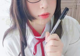 观看“你烨烨”的黑白写真原图，体验无声却深邃的艺术之旅.txt