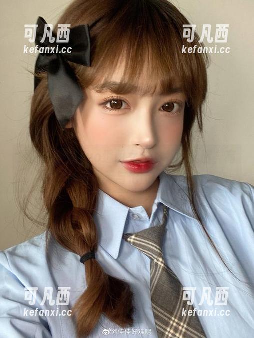 探索佳佳酱ovo透明女仆的私拍之旅，高清图片展现无与伦比的优雅.txt
