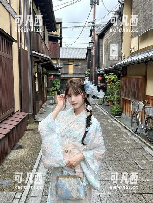 克拉女神 - 走进江琴的裸足写真图包，体验纯真与自然的完美结合.txt