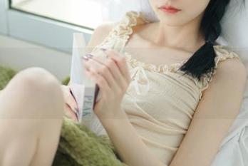 克拉女神 – 百琳短裤写真欣赏，快来网盘领略独特魅力吧！.txt