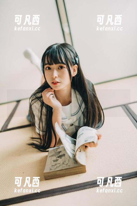 克拉女神 - 盈盈带你进入油亮的世界，分享她最新写真套图，感受生活之美.txt