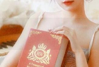 克拉女神 – 私拍美图合集：舒彤美脚的迷人姿态与优雅气质.txt