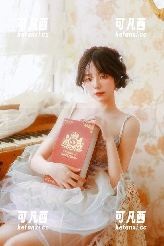 克拉女神 - 私拍美图合集：舒彤美脚的迷人姿态与优雅气质.txt