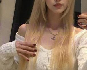克拉女神 – 尽览钟淇美腿全套图集，感受超凡魅力与优雅气质的完美融合！.txt
