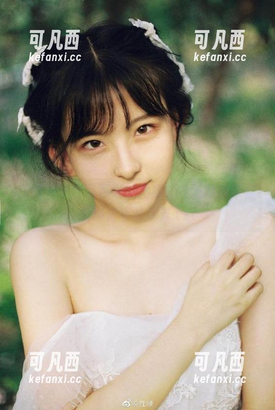 清纯美少女写真最新图库，兔玩映画带你领略青春的芬芳.txt