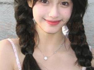 尽享兔玩映画：小萝莉的粉嫩COS写真套图，展现少女心的无限魅力.txt
