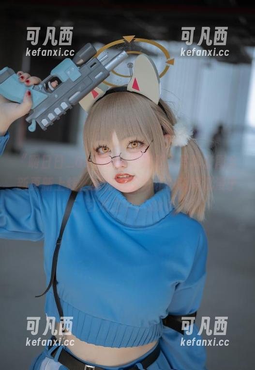 “啊日日_Ganlory”携双人写真套图全新更新上线，独特表现力让你瞬间沉浸于艺术之中。.txt