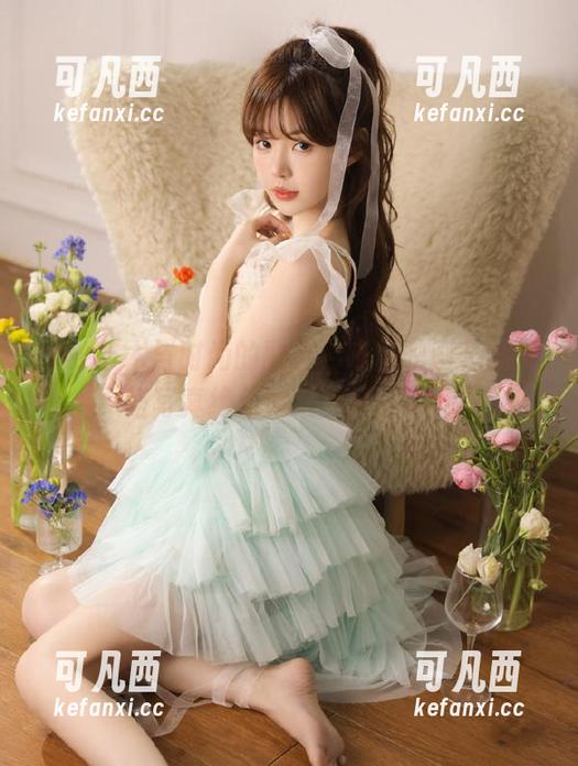 享受艺术与时尚的融合，喵糖映画长腿黑裙写真绝美壁纸上线！.txt