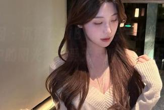 嗲囡囡 – 沉浸在SiByl李思宁比基尼套图合集中的阳光，享受无尽的夏日乐趣！.txt