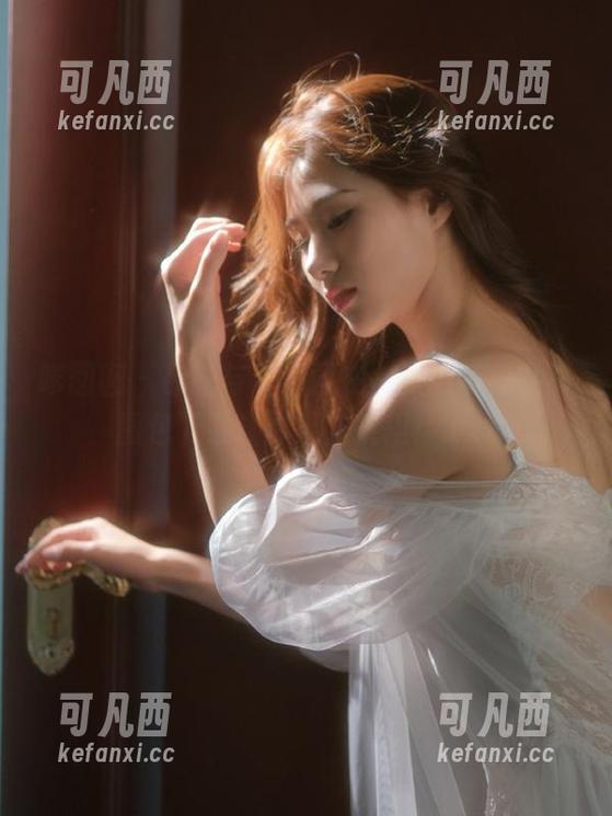 嗲囡囡 - 欲望与梦幻同在，张雨萌兔女郎图包下载让你无法抗拒！.txt